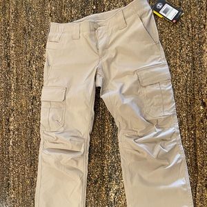 Under Armour pants ,tan, NWT size 8